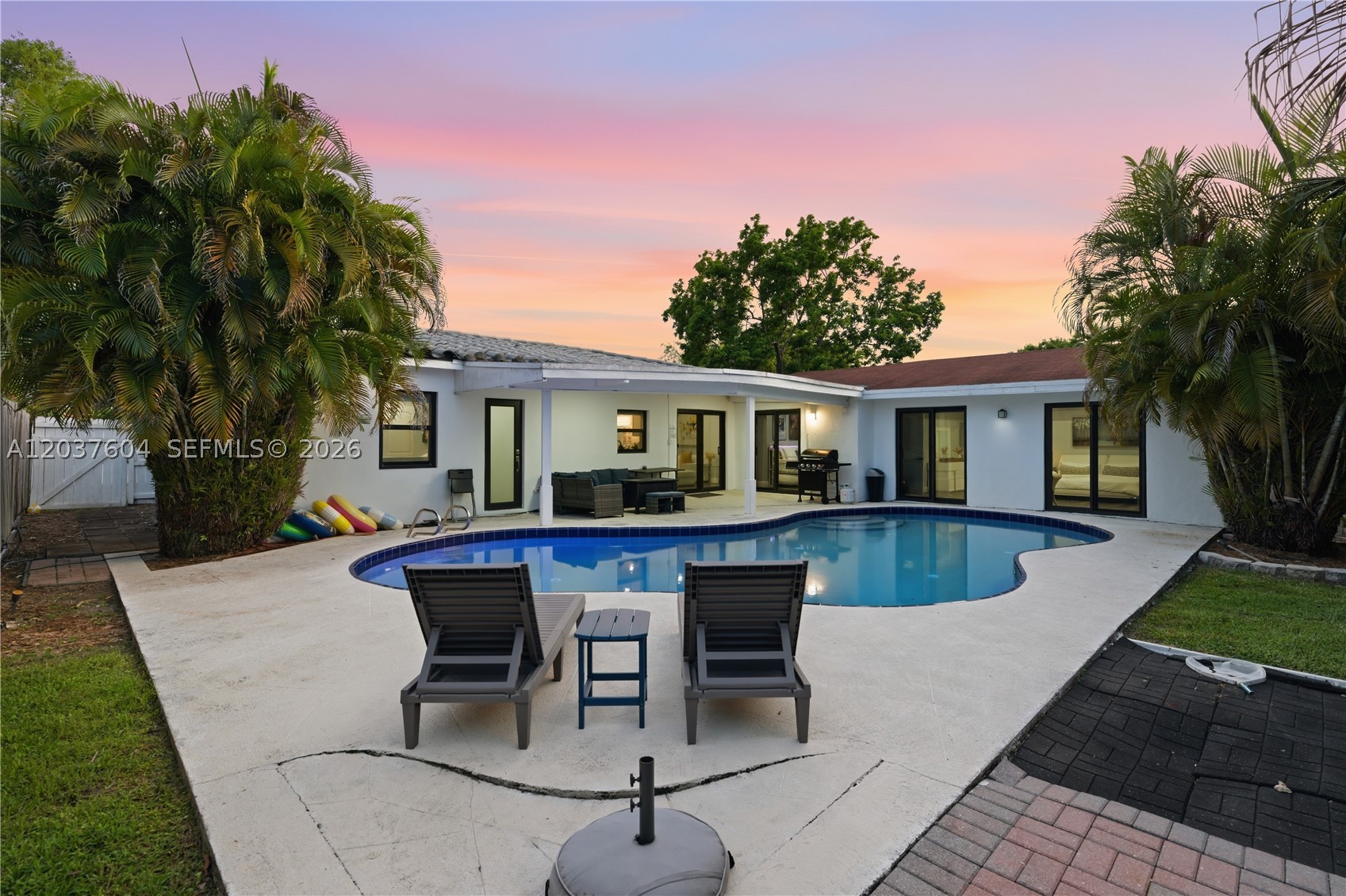 7395 SW 39th St, Miami FL 33155