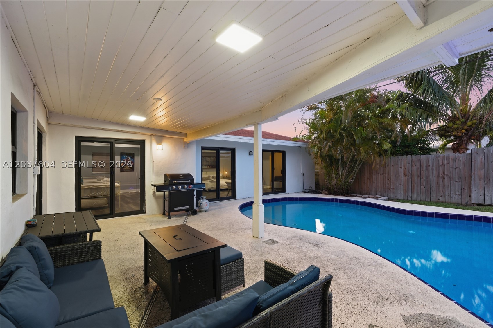 7395 SW 39th St, Miami FL 33155