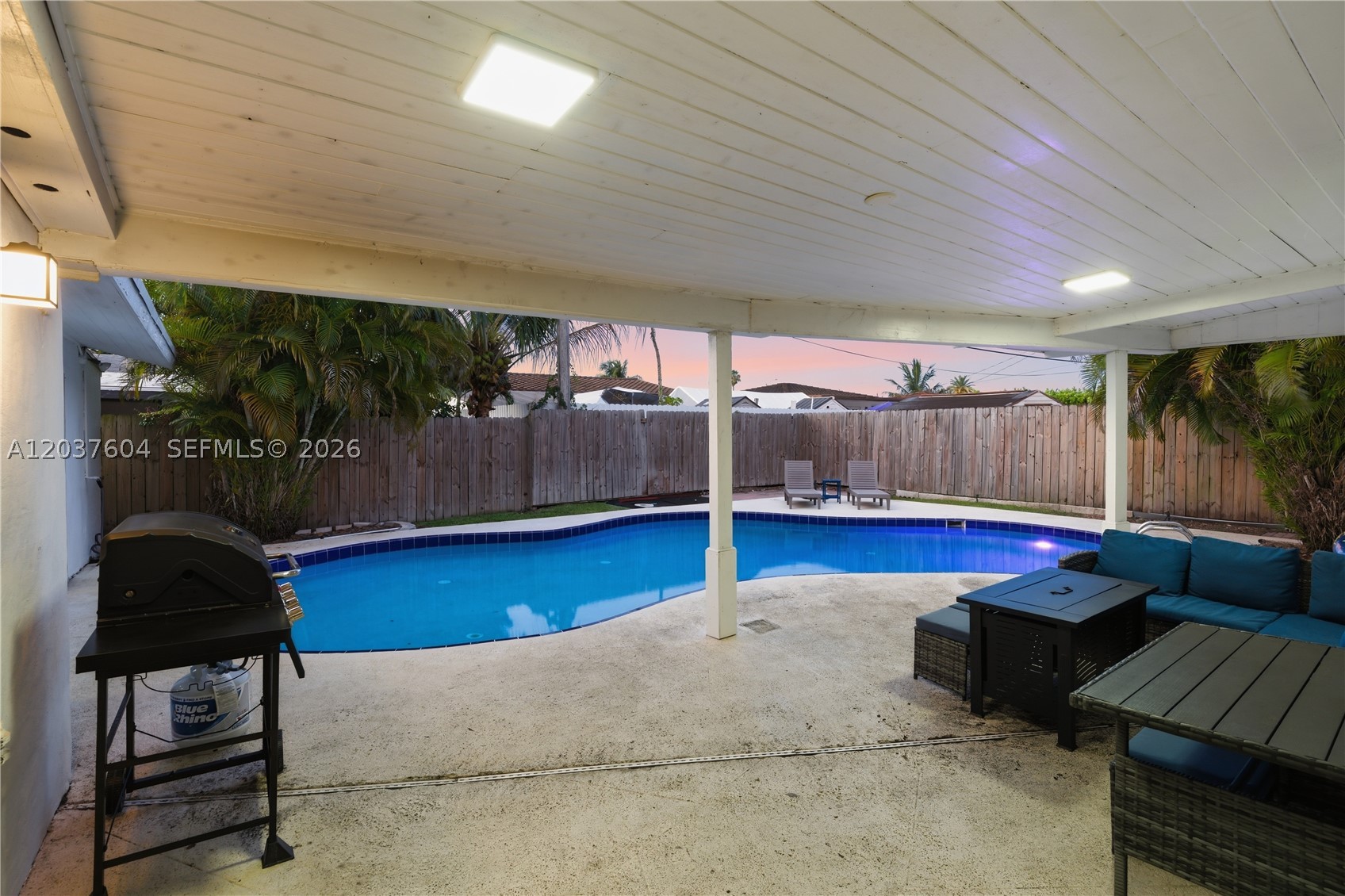 7395 SW 39th St, Miami FL 33155