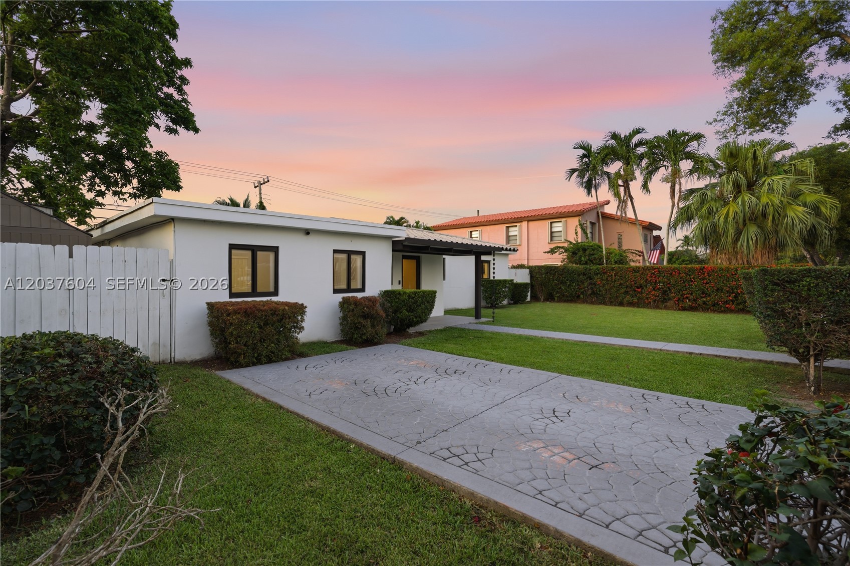 7395 SW 39th St, Miami FL 33155
