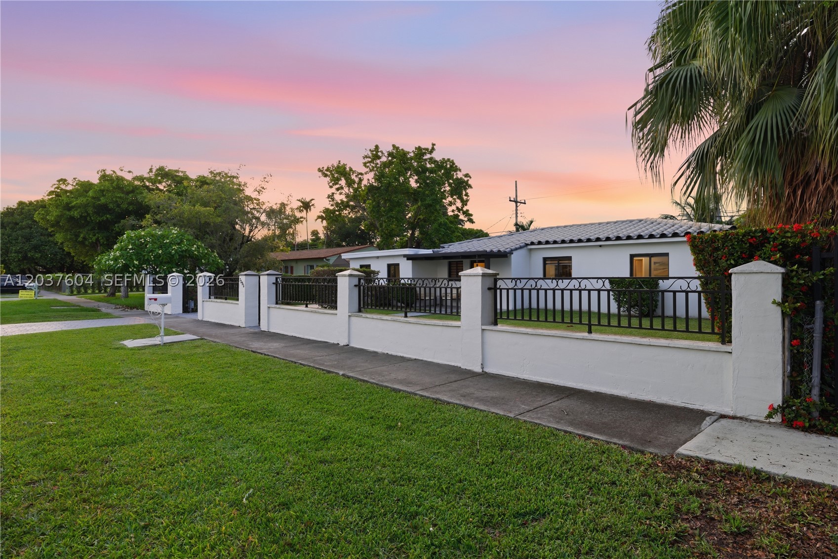 7395 SW 39th St, Miami FL 33155