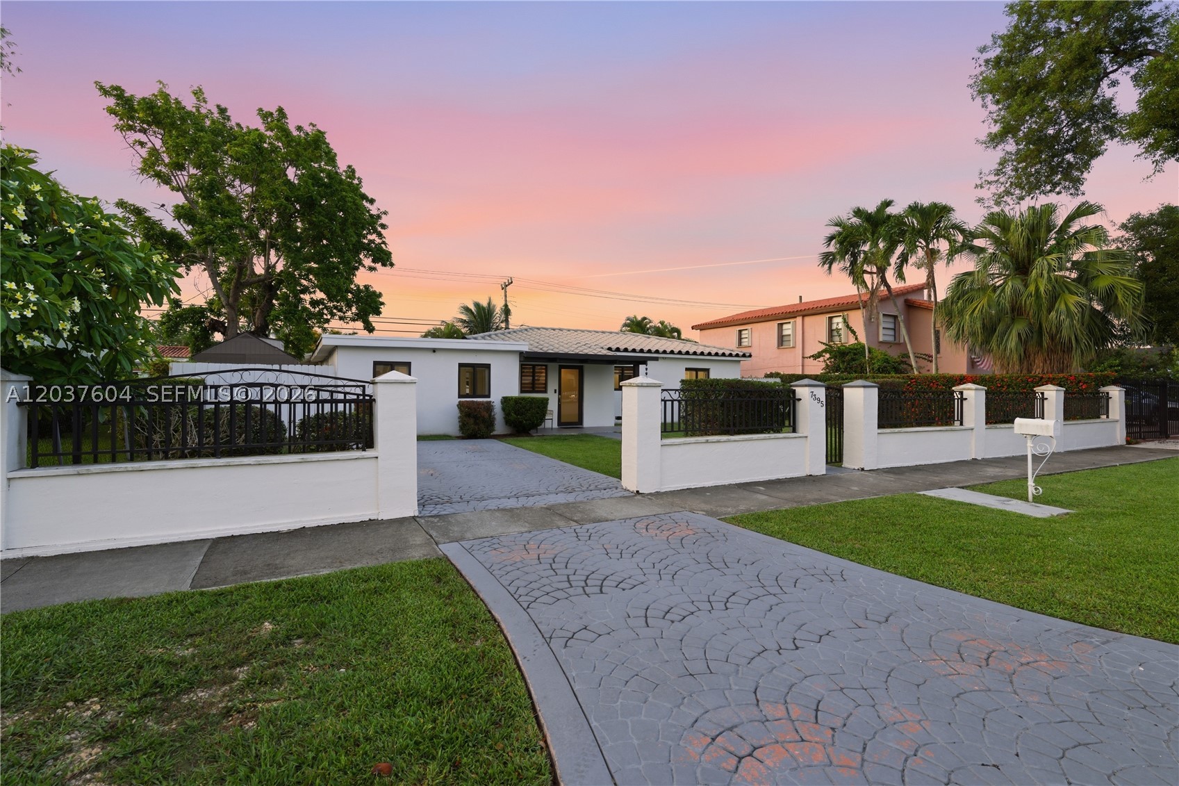 7395 SW 39th St, Miami FL 33155