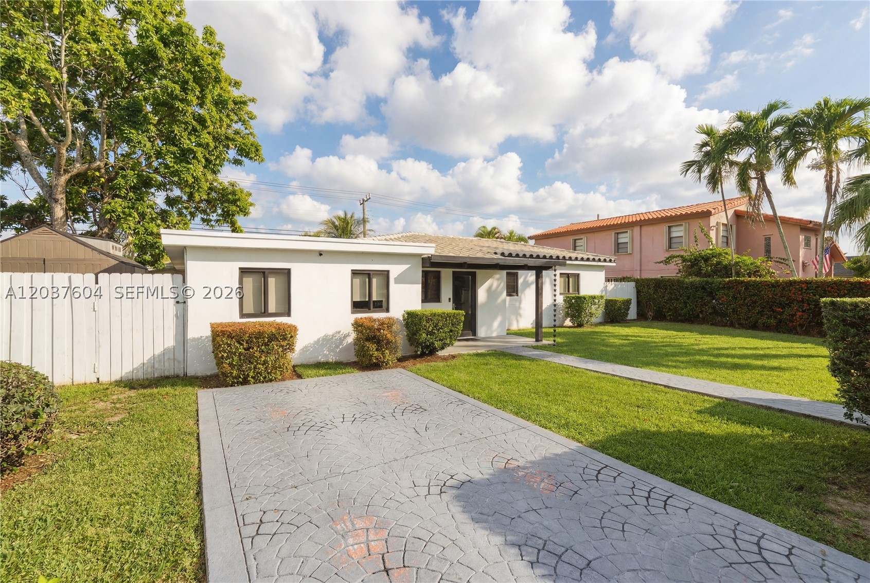 7395 SW 39th St, Miami FL 33155
