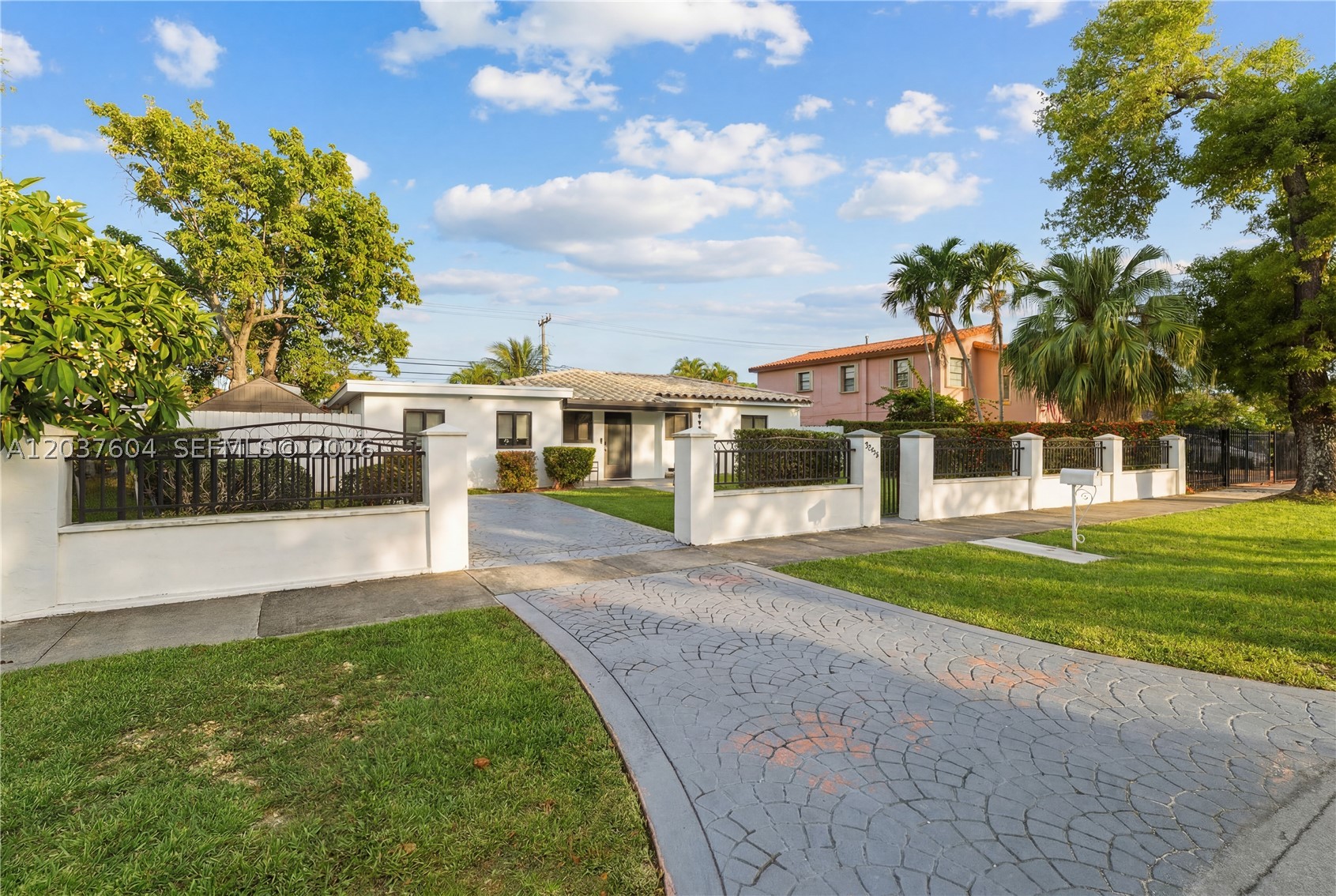7395 SW 39th St, Miami FL 33155
