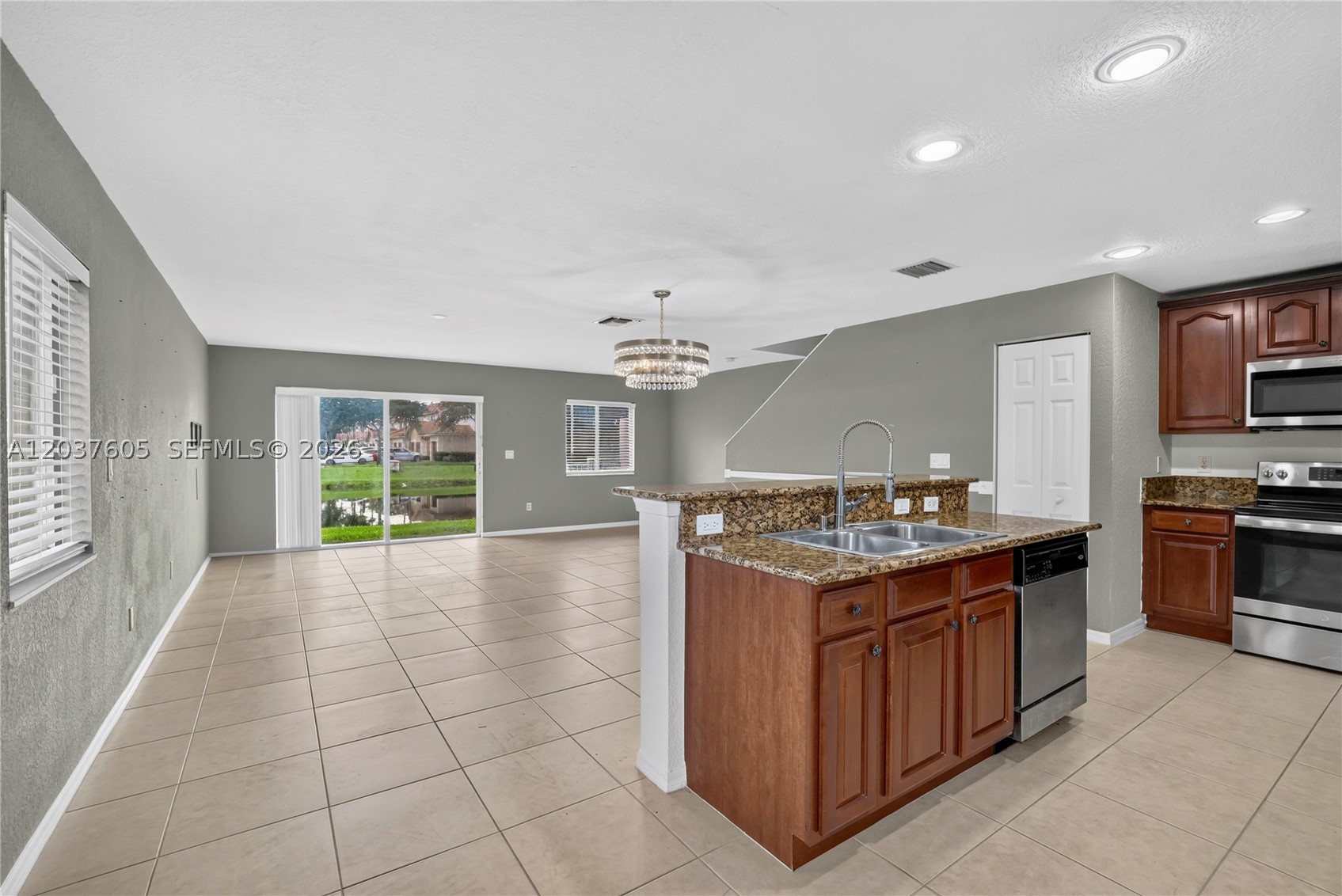 8968 Lancaster St, Tamarac FL 33321