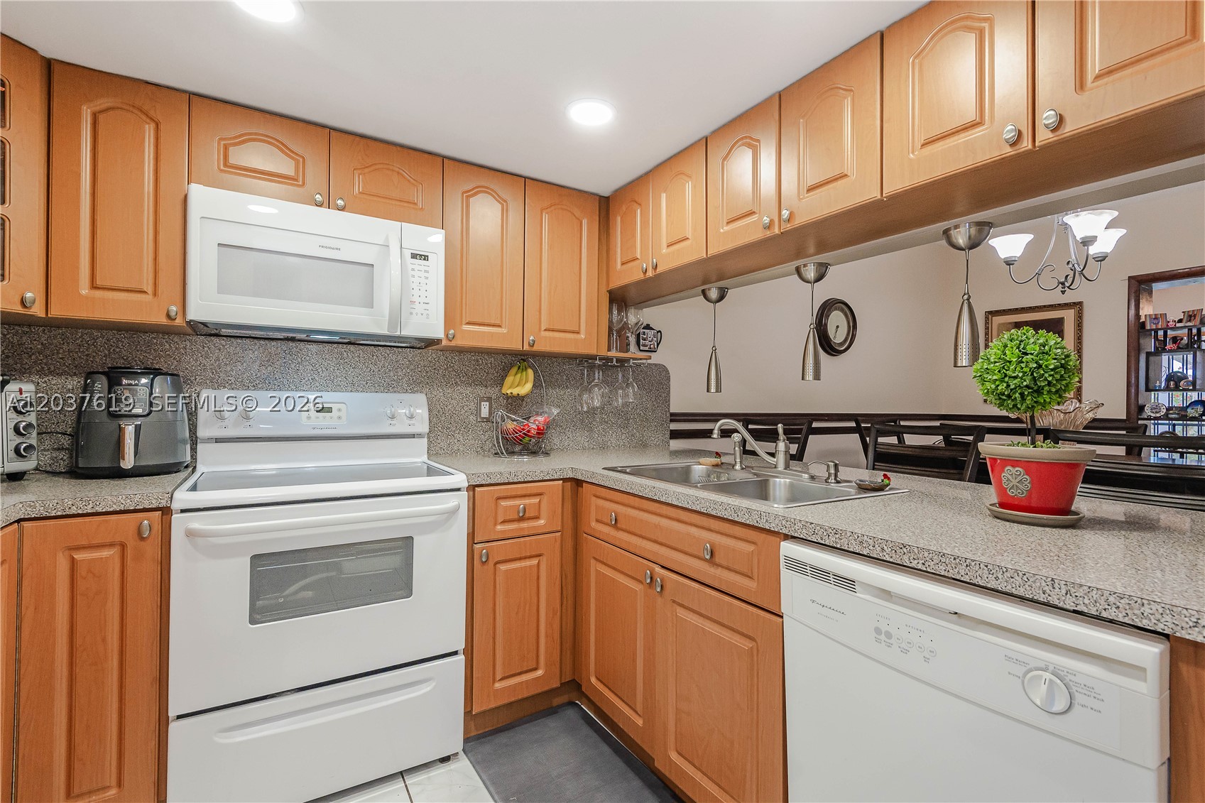 1052 W 79th St #11, Hialeah FL 33014
