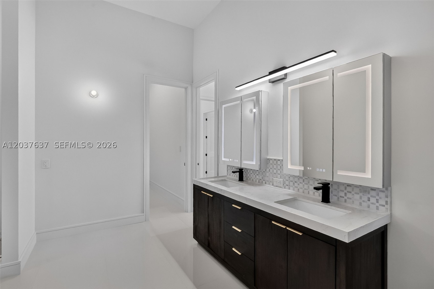 2832 NE 24th Ct, Fort Lauderdale FL 33305