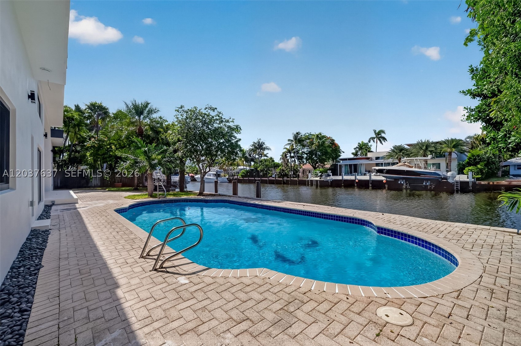 2832 NE 24th Ct, Fort Lauderdale FL 33305