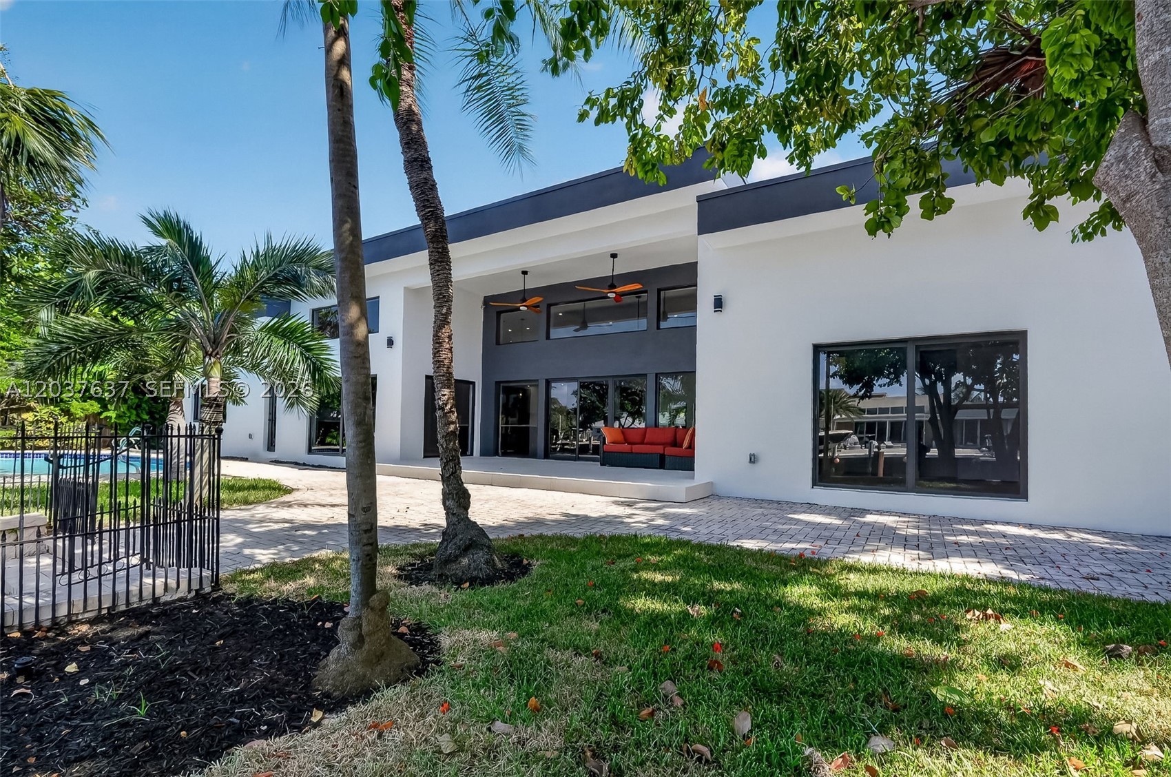 2832 NE 24th Ct, Fort Lauderdale FL 33305