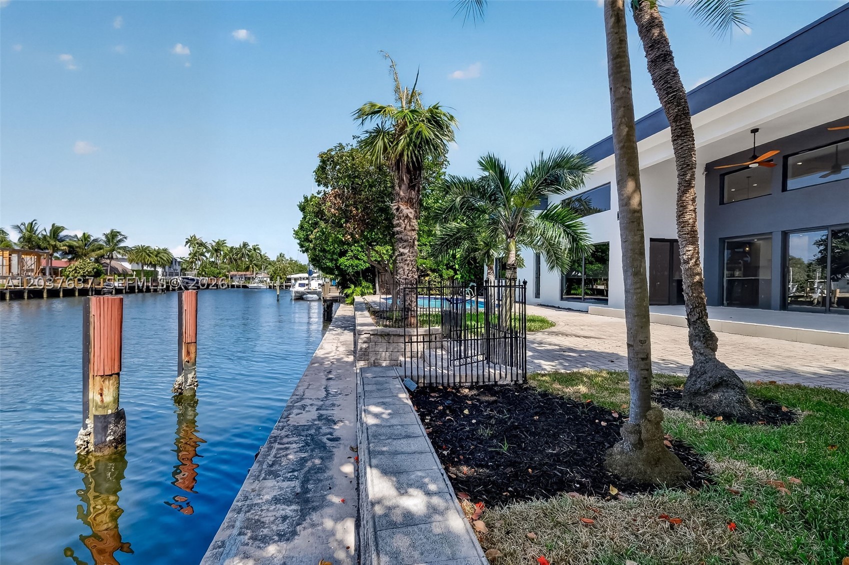 2832 NE 24th Ct, Fort Lauderdale FL 33305