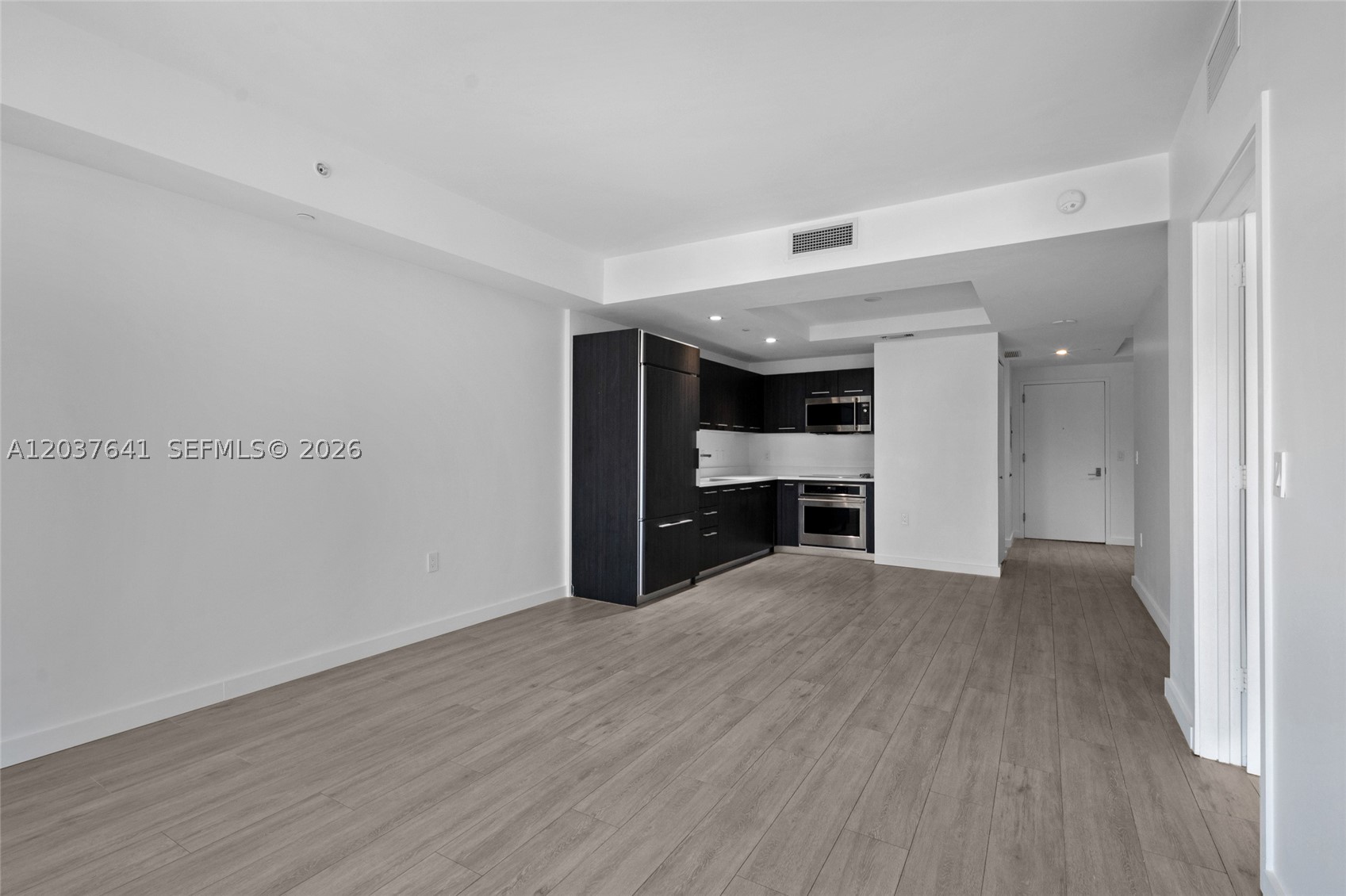 45 SW 9th St #2305, Miami FL 33130