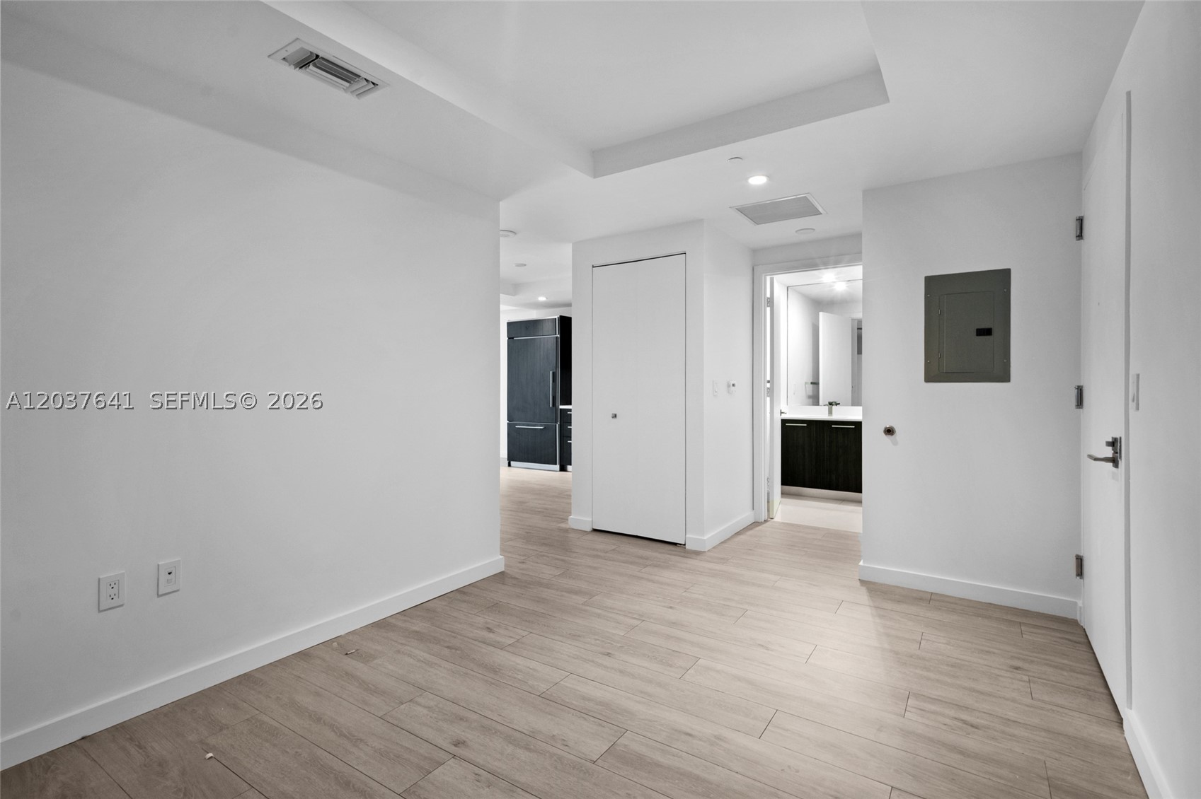 45 SW 9th St #2305, Miami FL 33130