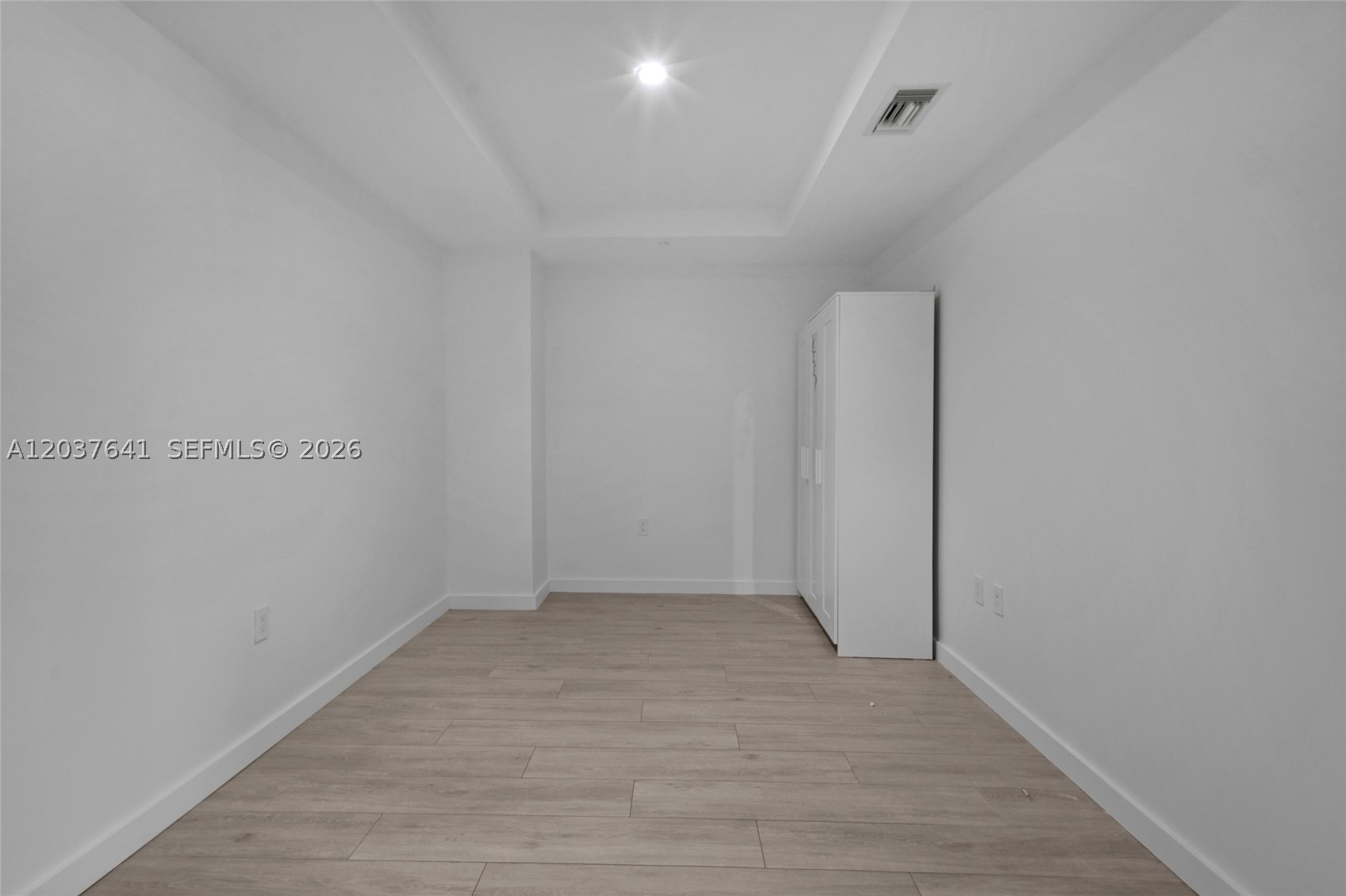 45 SW 9th St #2305, Miami FL 33130