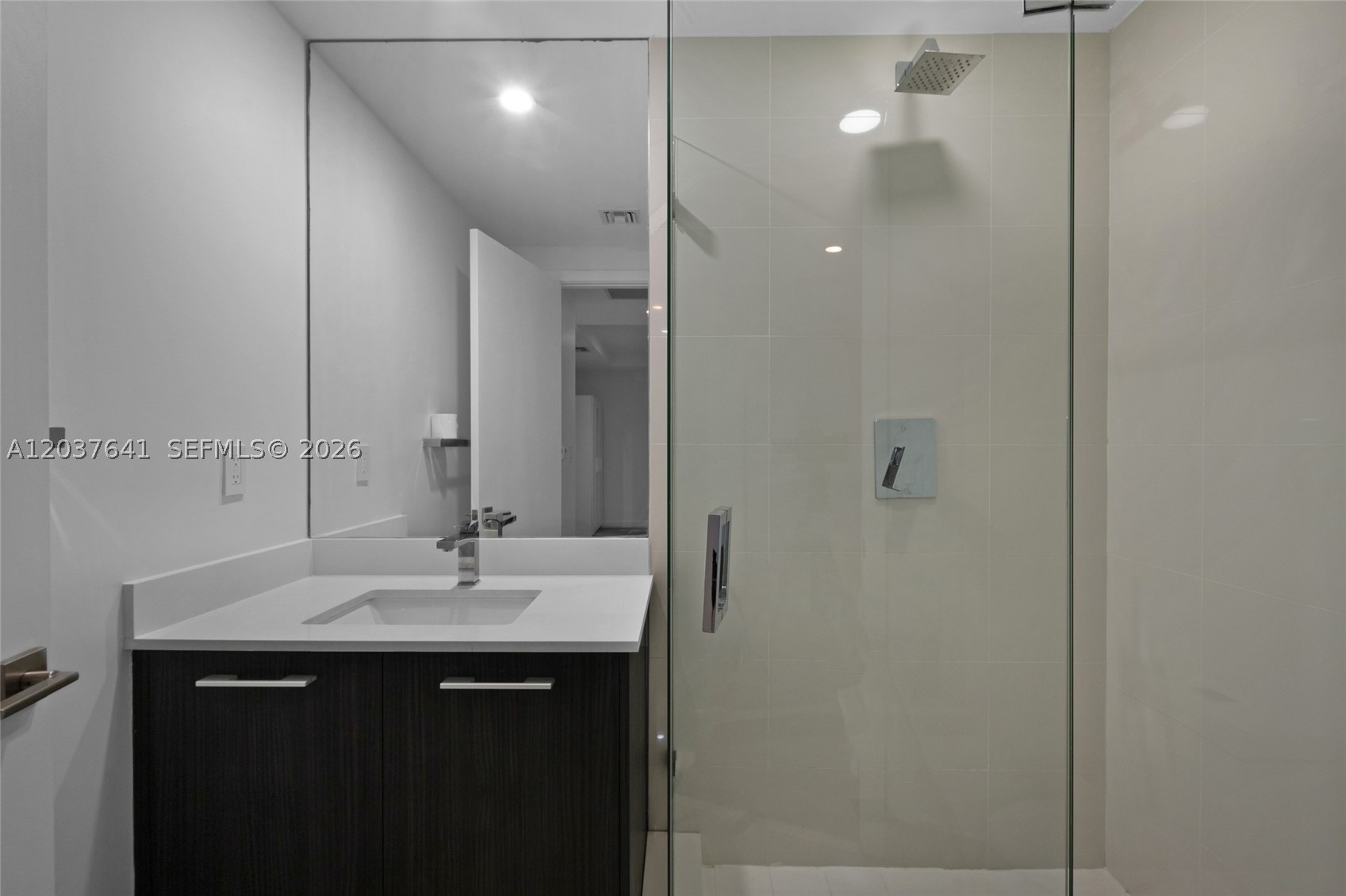 45 SW 9th St #2305, Miami FL 33130