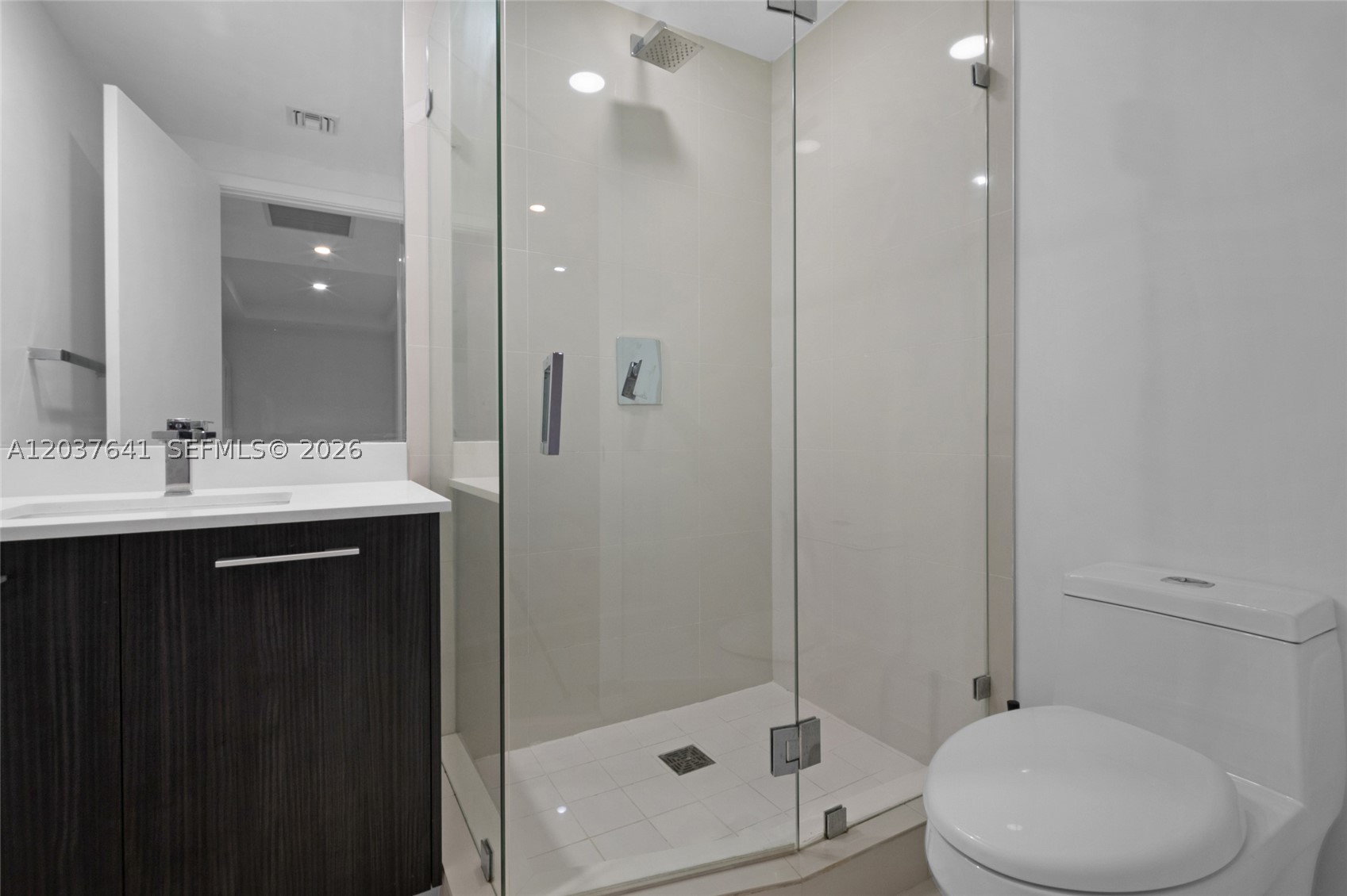 45 SW 9th St #2305, Miami FL 33130