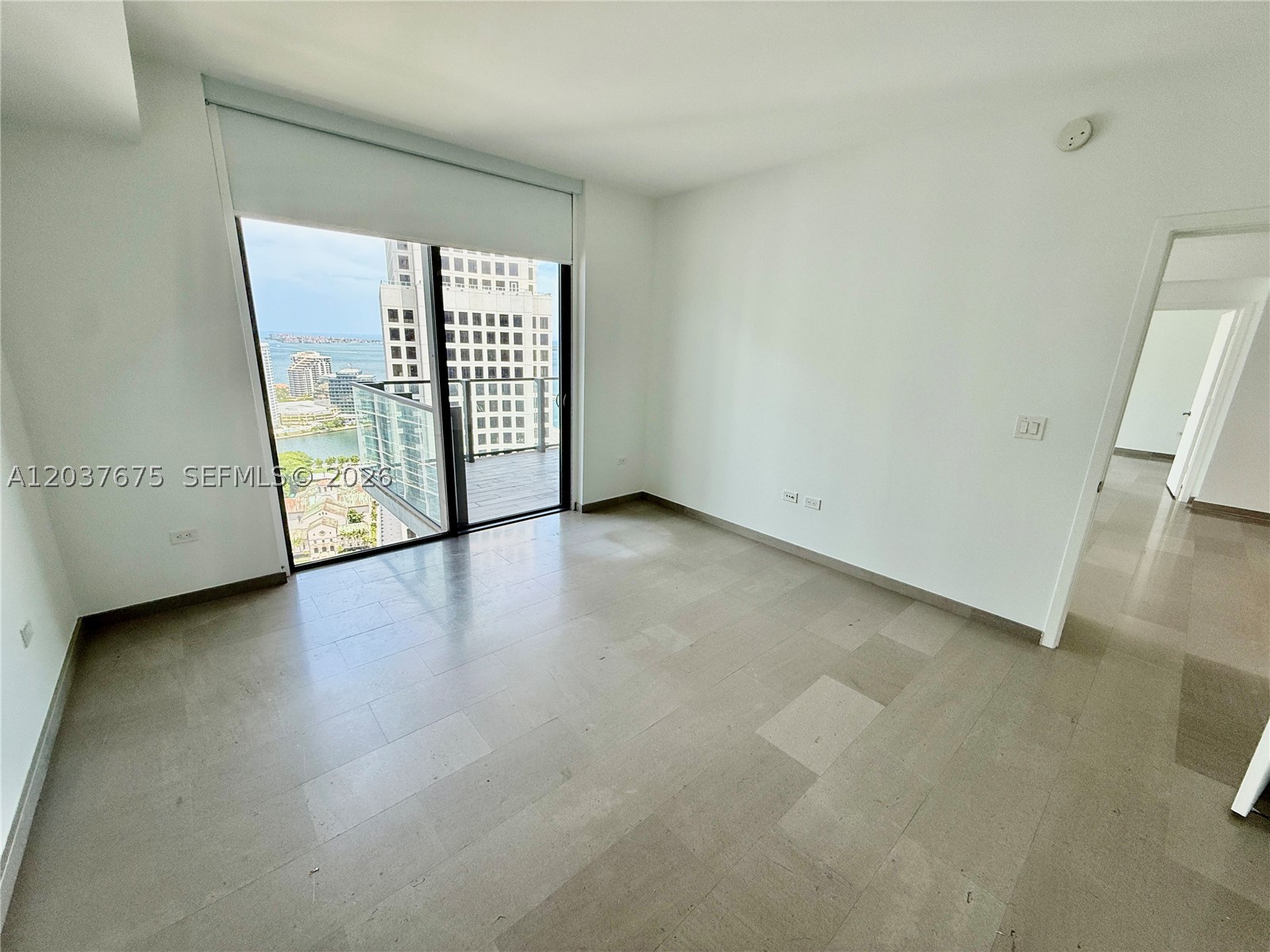 68 SE 6th St #2707, Miami FL 33131