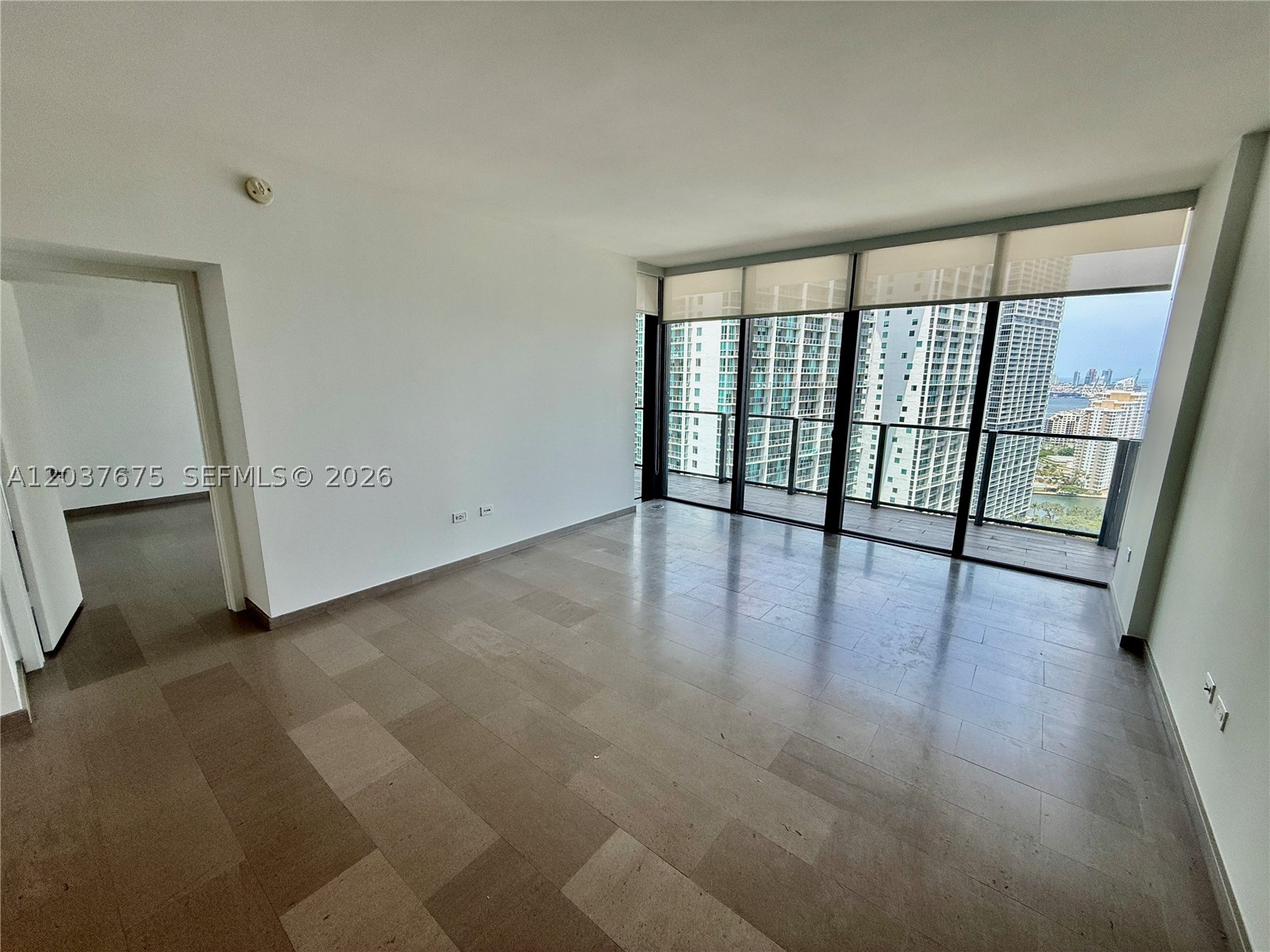 68 SE 6th St #2707, Miami FL 33131