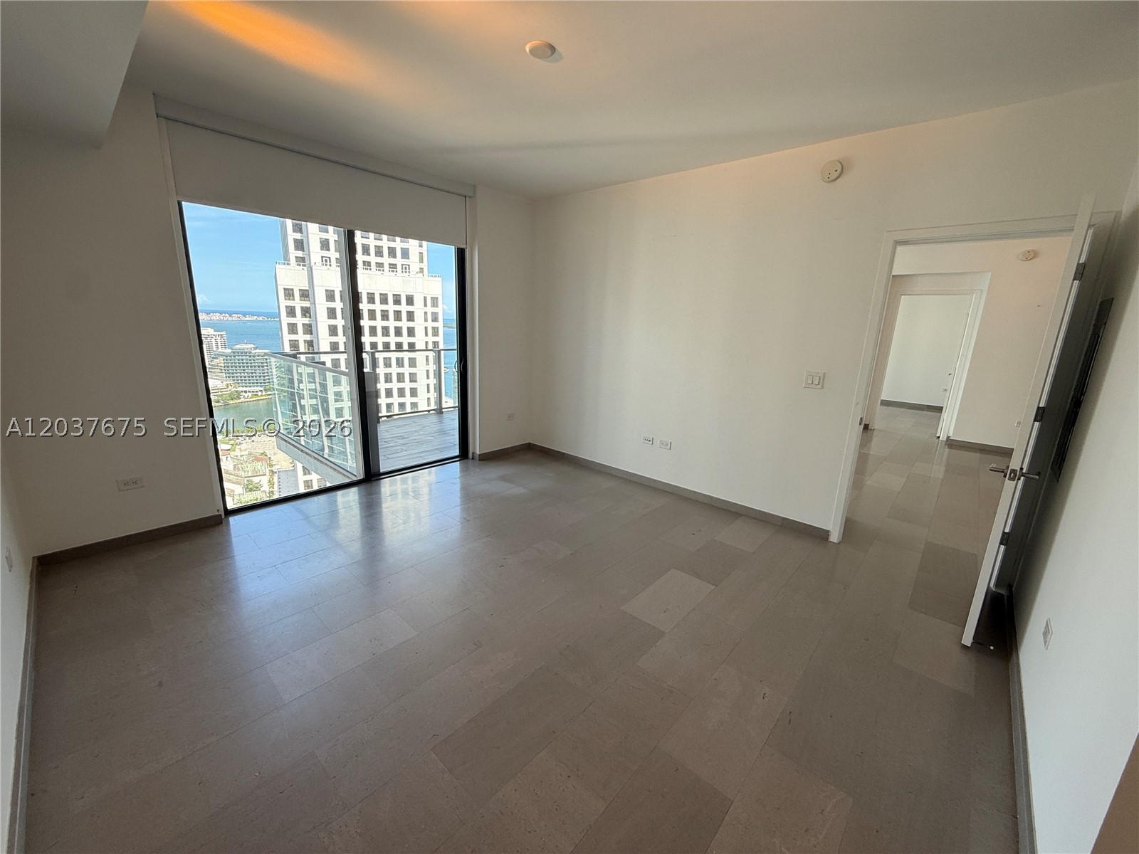 68 SE 6th St #2707, Miami FL 33131