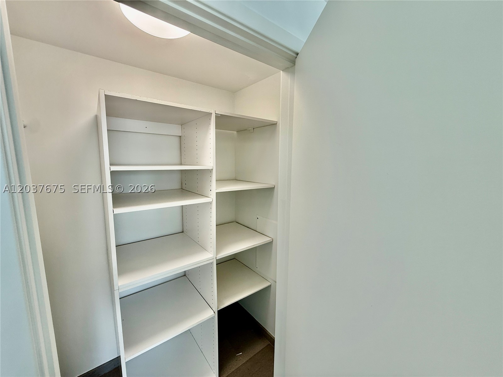 68 SE 6th St #2707, Miami FL 33131