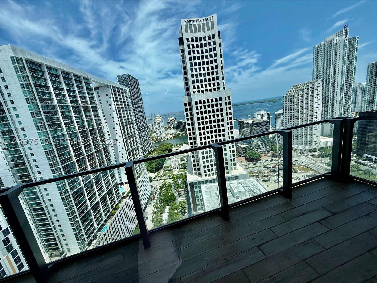 68 SE 6th St #2707, Miami FL 33131