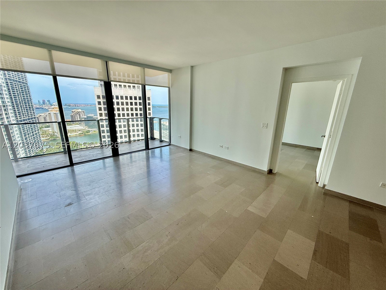 68 SE 6th St #2707, Miami FL 33131