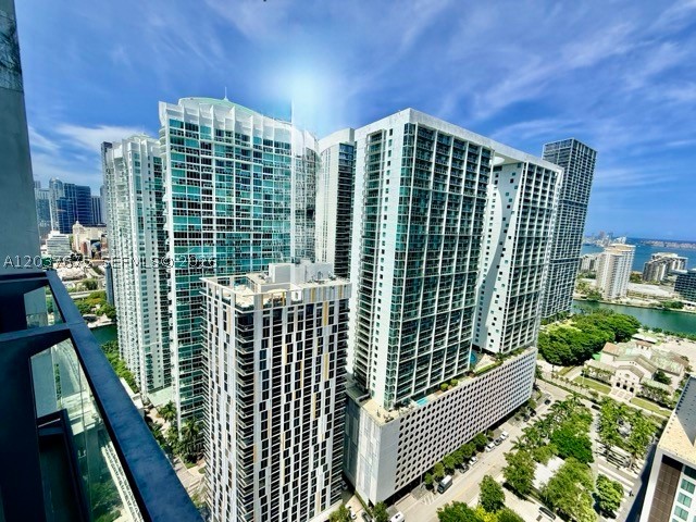 68 SE 6th St #2707, Miami FL 33131