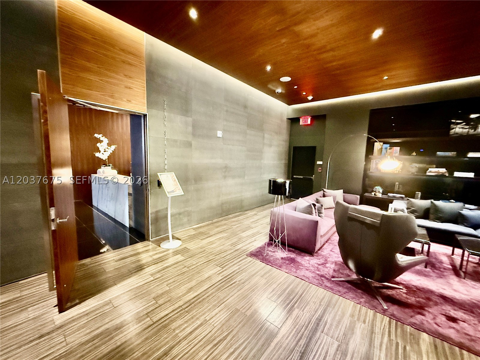 68 SE 6th St #2707, Miami FL 33131