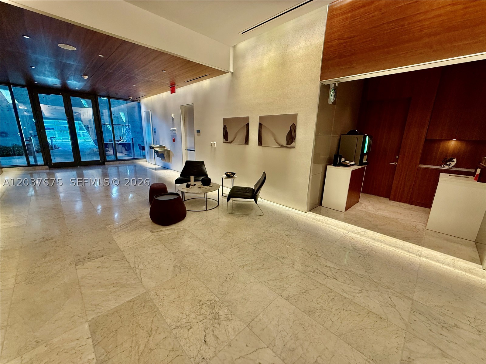 68 SE 6th St #2707, Miami FL 33131