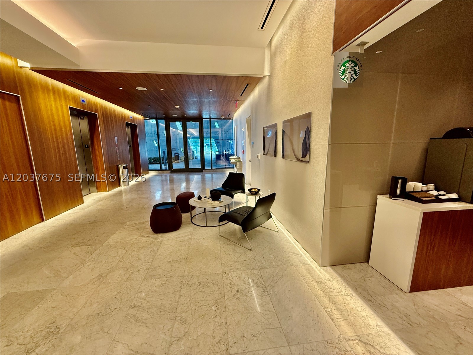 68 SE 6th St #2707, Miami FL 33131