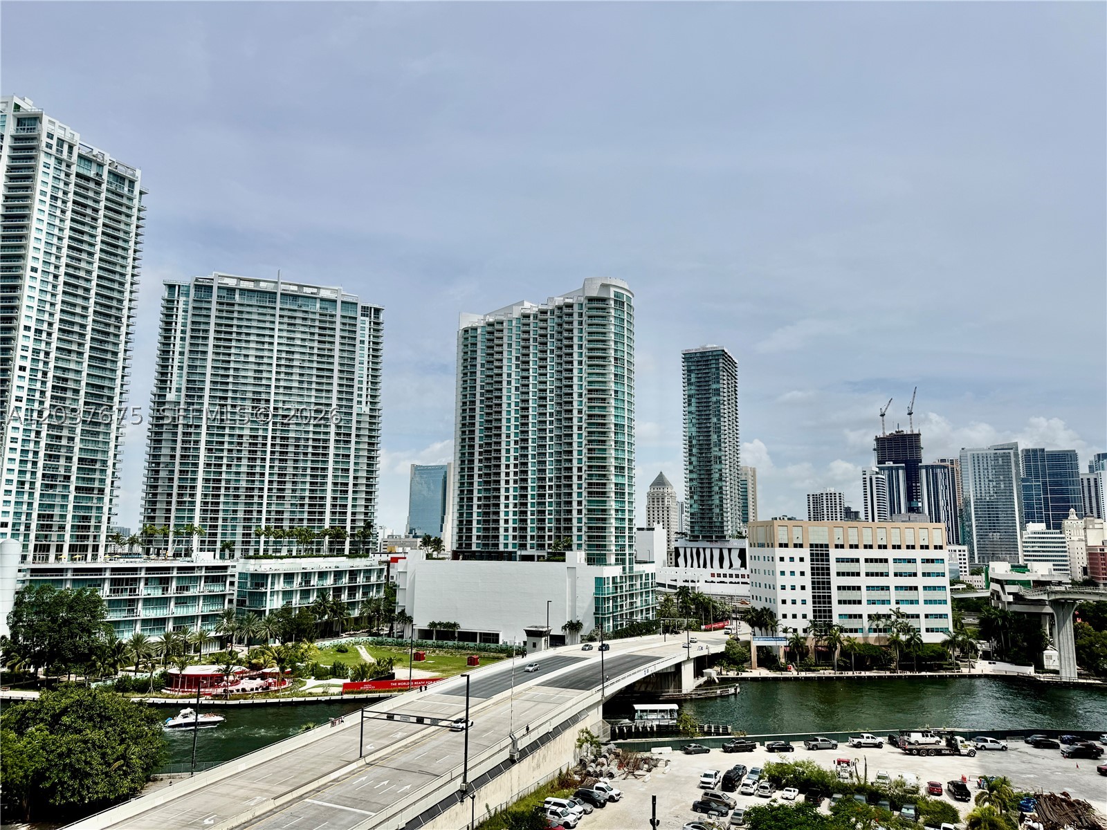 68 SE 6th St #2707, Miami FL 33131