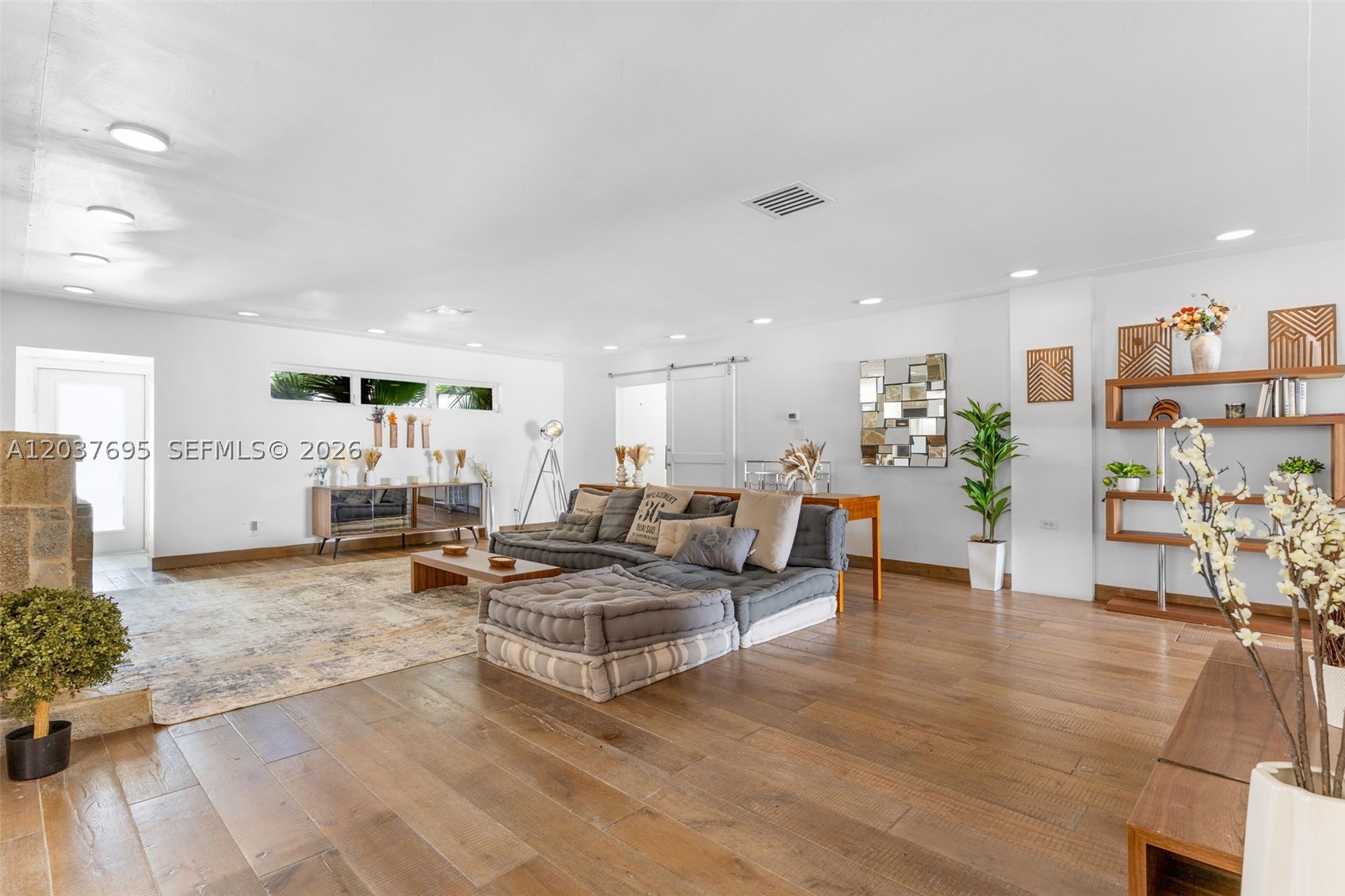 8220 Hawthorne Ave, Miami Beach FL 33141