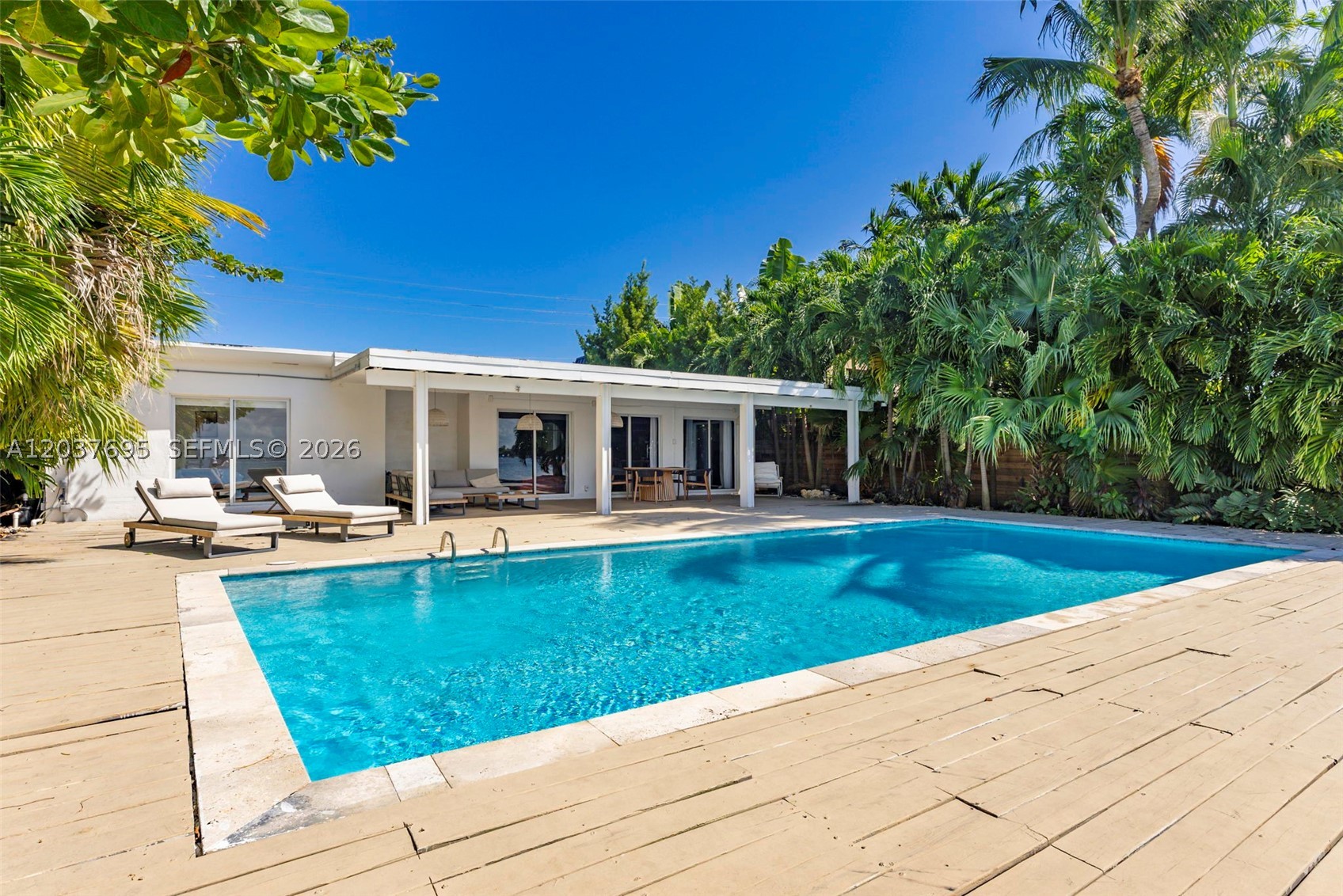 8220 Hawthorne Ave, Miami Beach FL 33141