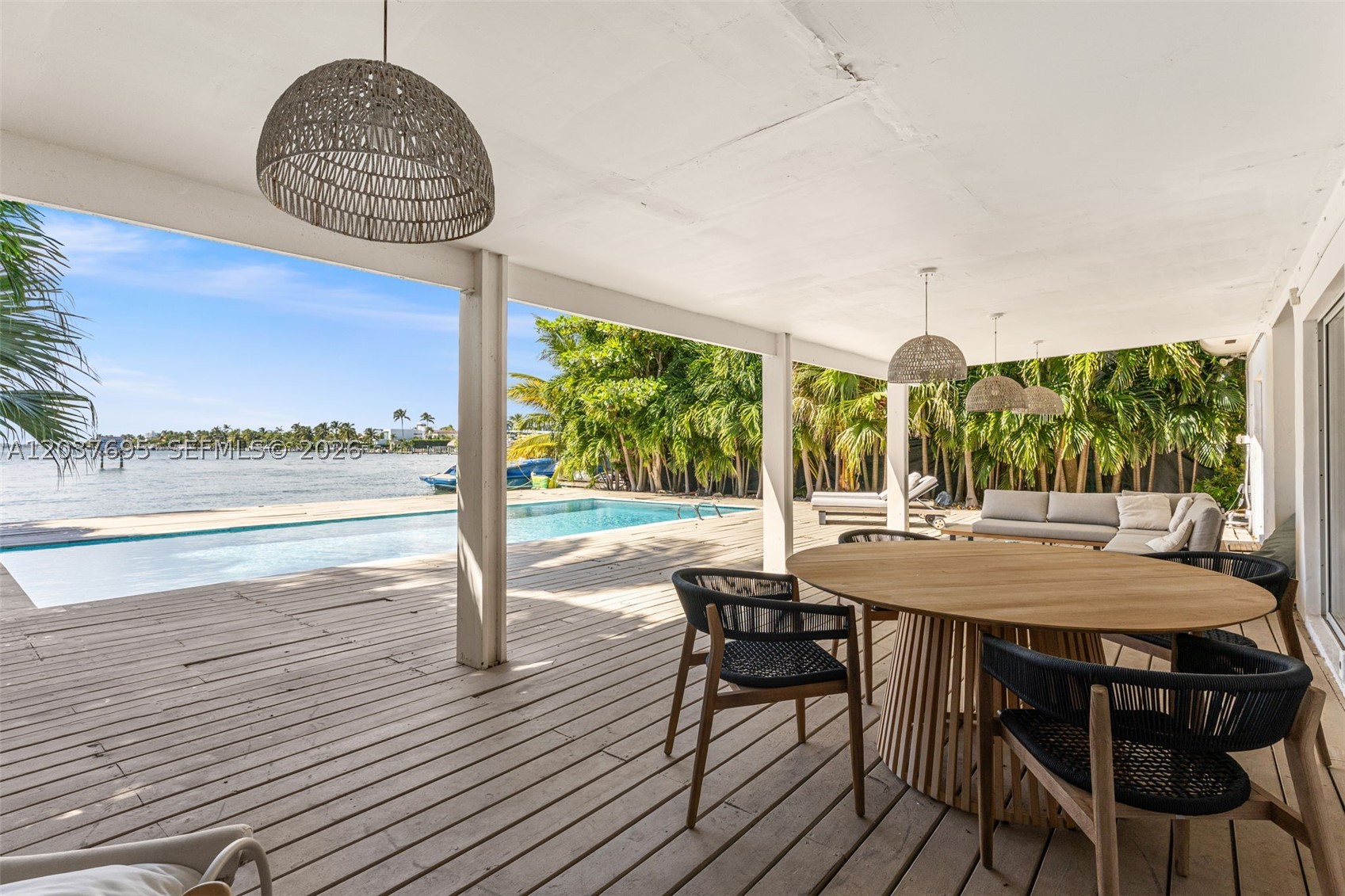 8220 Hawthorne Ave, Miami Beach FL 33141