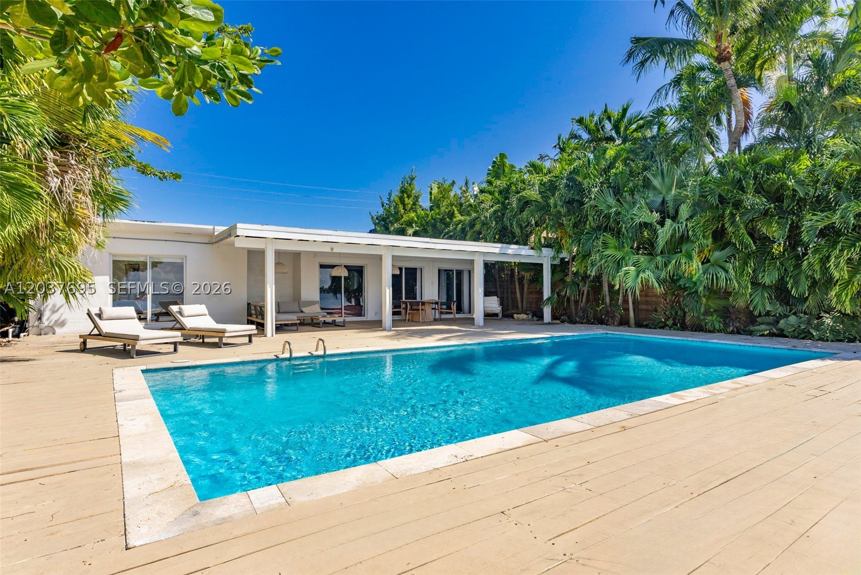 8220 Hawthorne Ave, Miami Beach FL 33141
