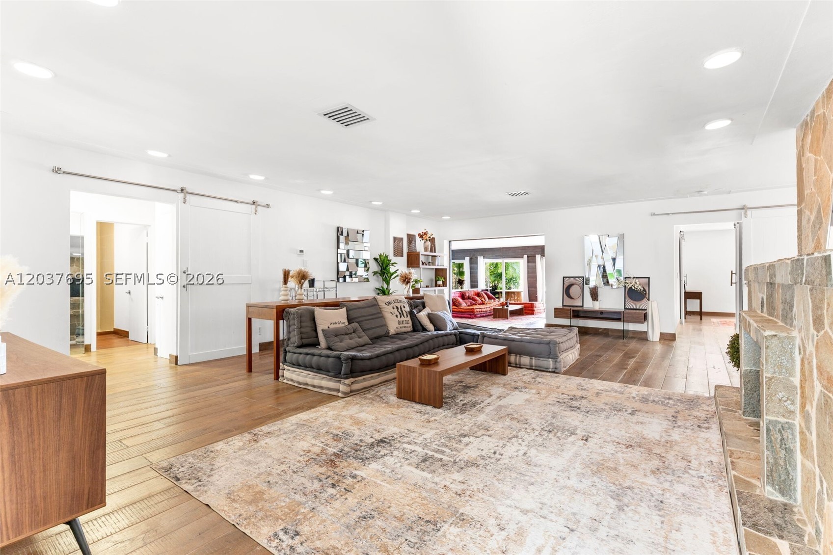 8220 Hawthorne Ave, Miami Beach FL 33141