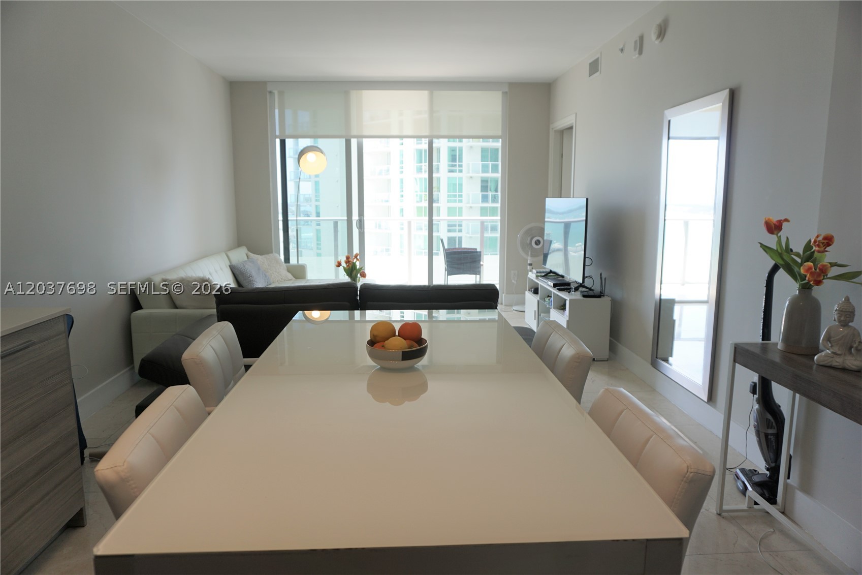 1300 Brickell Bay Dr #1904, Miami FL 33131
