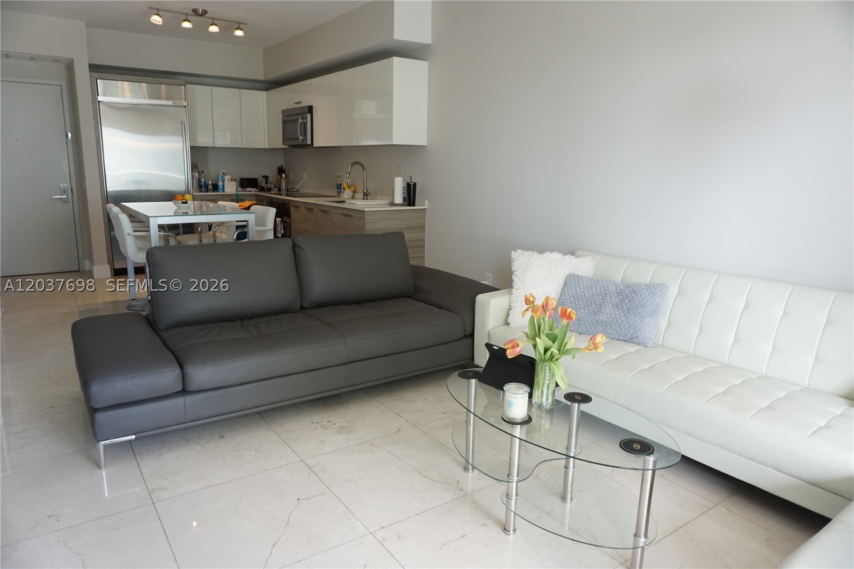 1300 Brickell Bay Dr #1904, Miami FL 33131