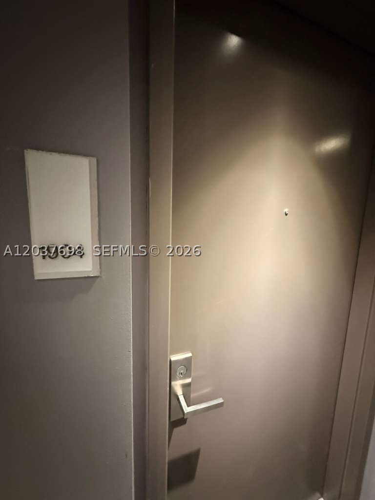 1300 Brickell Bay Dr #1904, Miami FL 33131