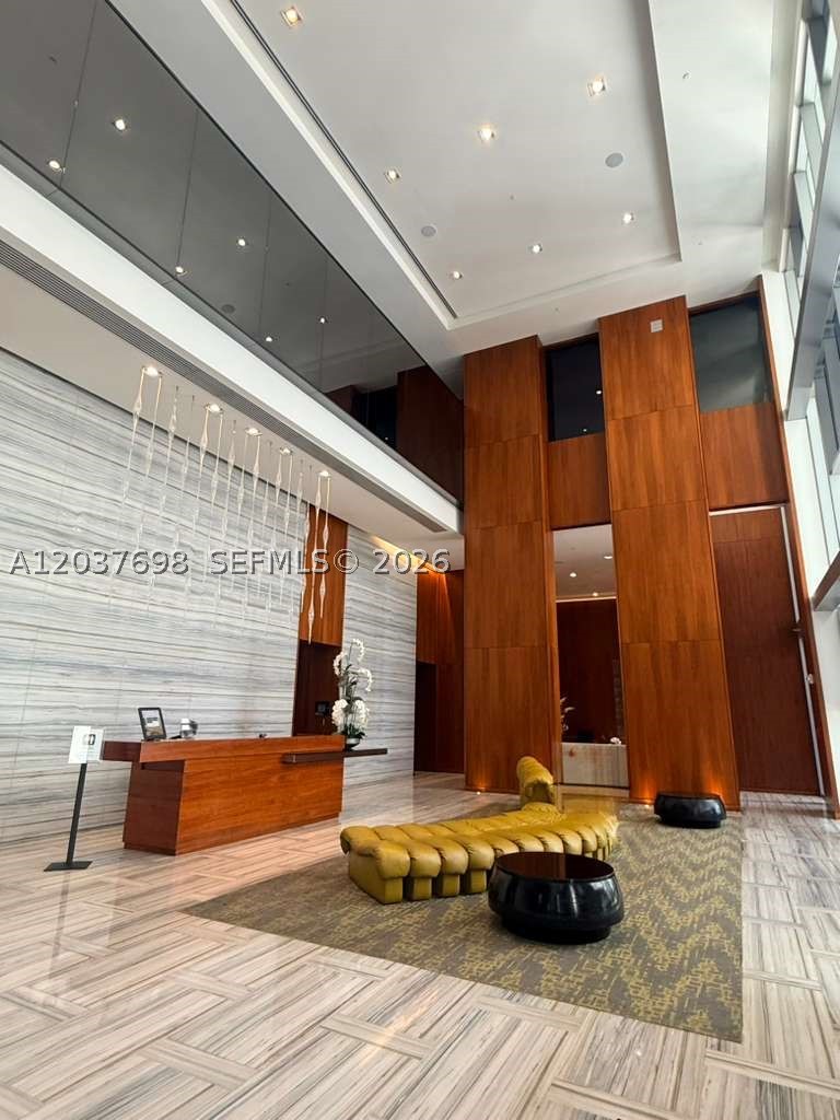 1300 Brickell Bay Dr #1904, Miami FL 33131