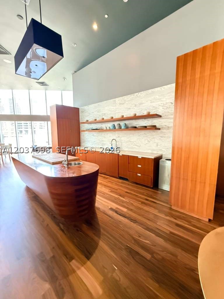1300 Brickell Bay Dr #1904, Miami FL 33131
