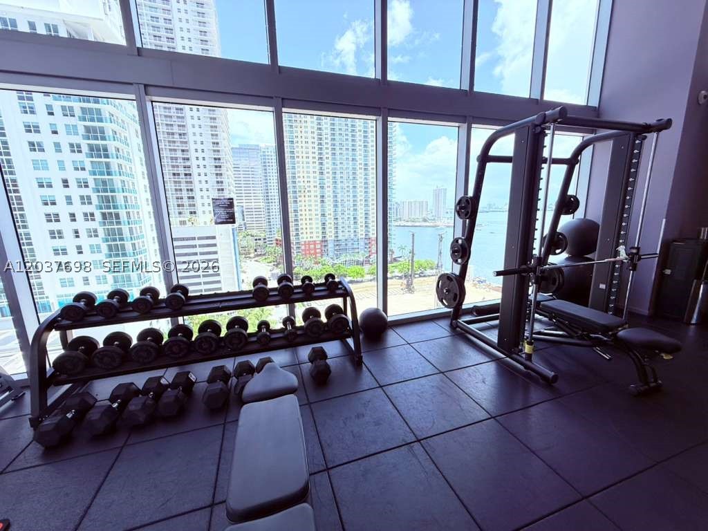 1300 Brickell Bay Dr #1904, Miami FL 33131