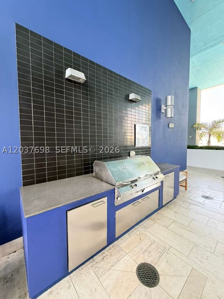 1300 Brickell Bay Dr #1904, Miami FL 33131