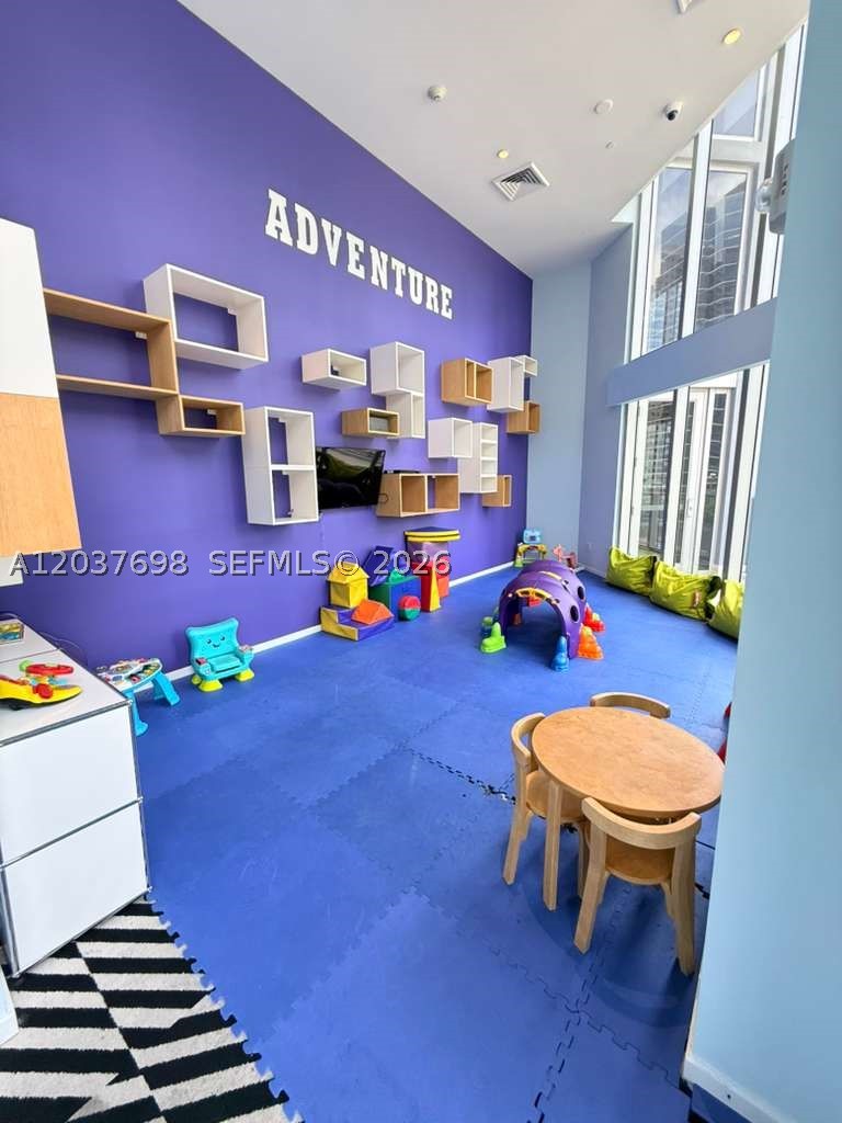 1300 Brickell Bay Dr #1904, Miami FL 33131