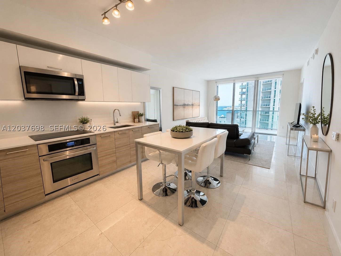 1300 Brickell Bay Dr #1904, Miami FL 33131