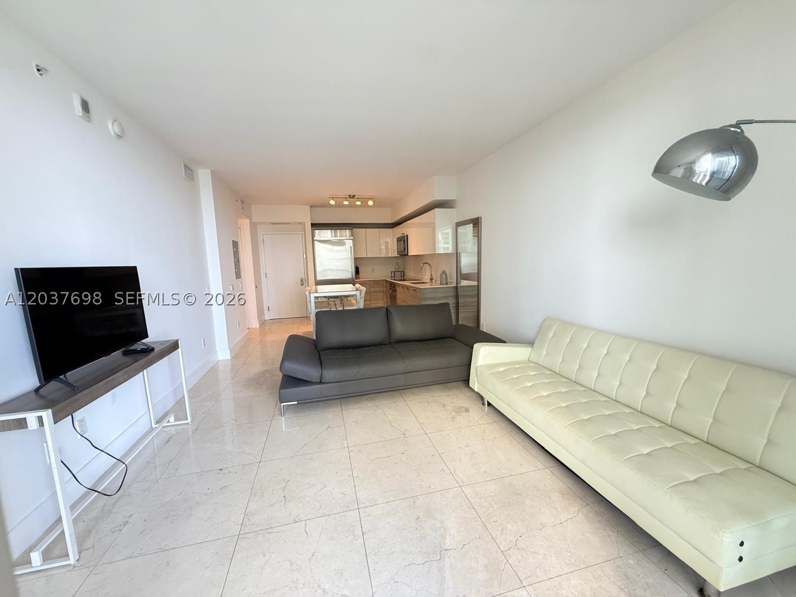 1300 Brickell Bay Dr #1904, Miami FL 33131
