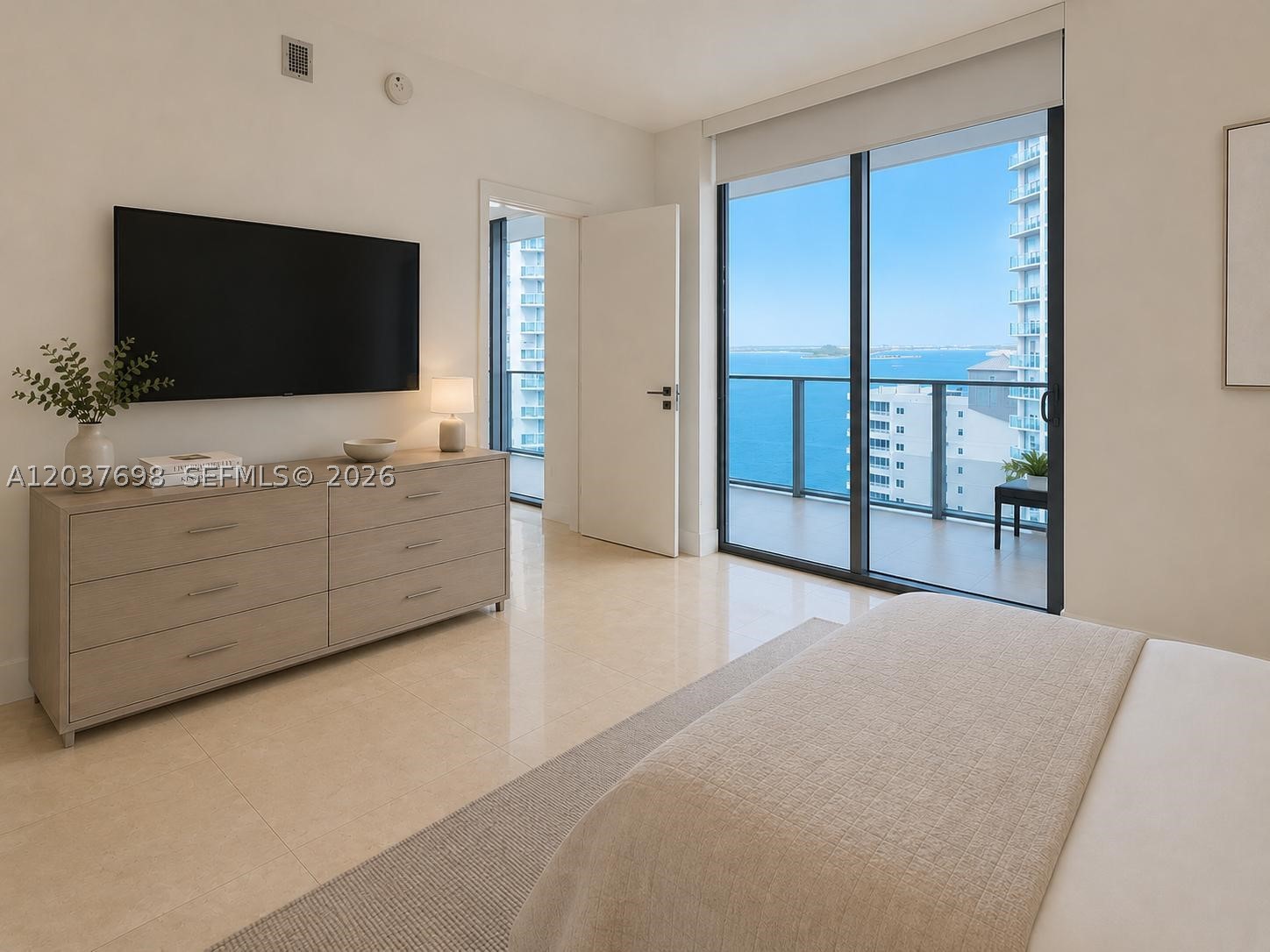 1300 Brickell Bay Dr #1904, Miami FL 33131