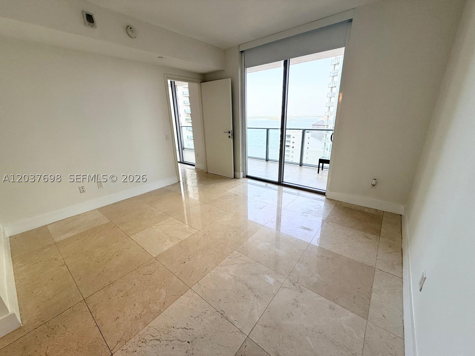 1300 Brickell Bay Dr #1904, Miami FL 33131