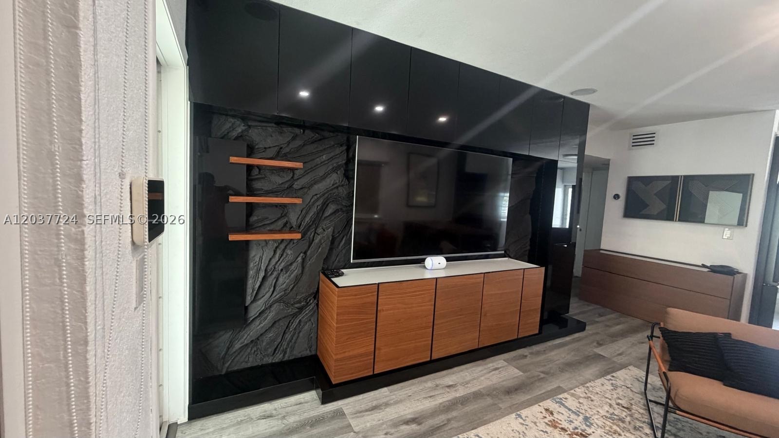 650 Pennsylvania Ave #24, Miami Beach FL 33139