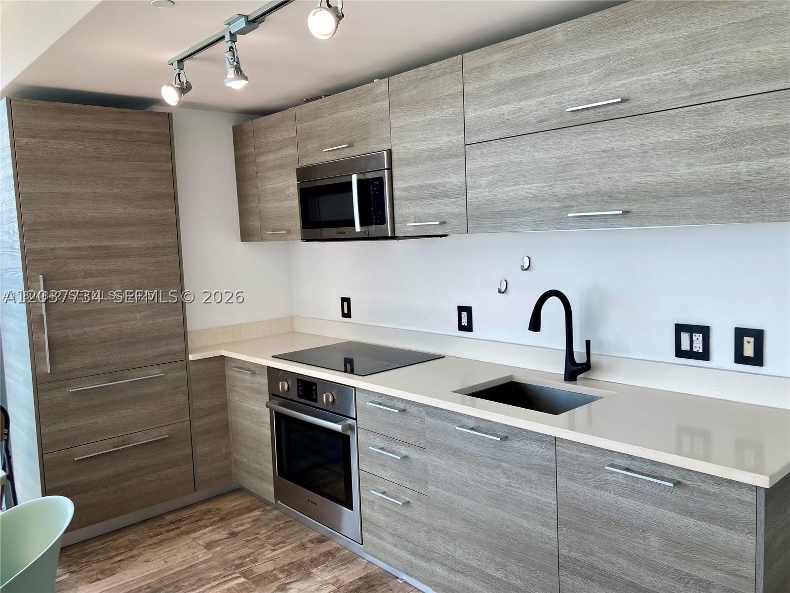 650 NE 32nd St #4408, Miami FL 33137