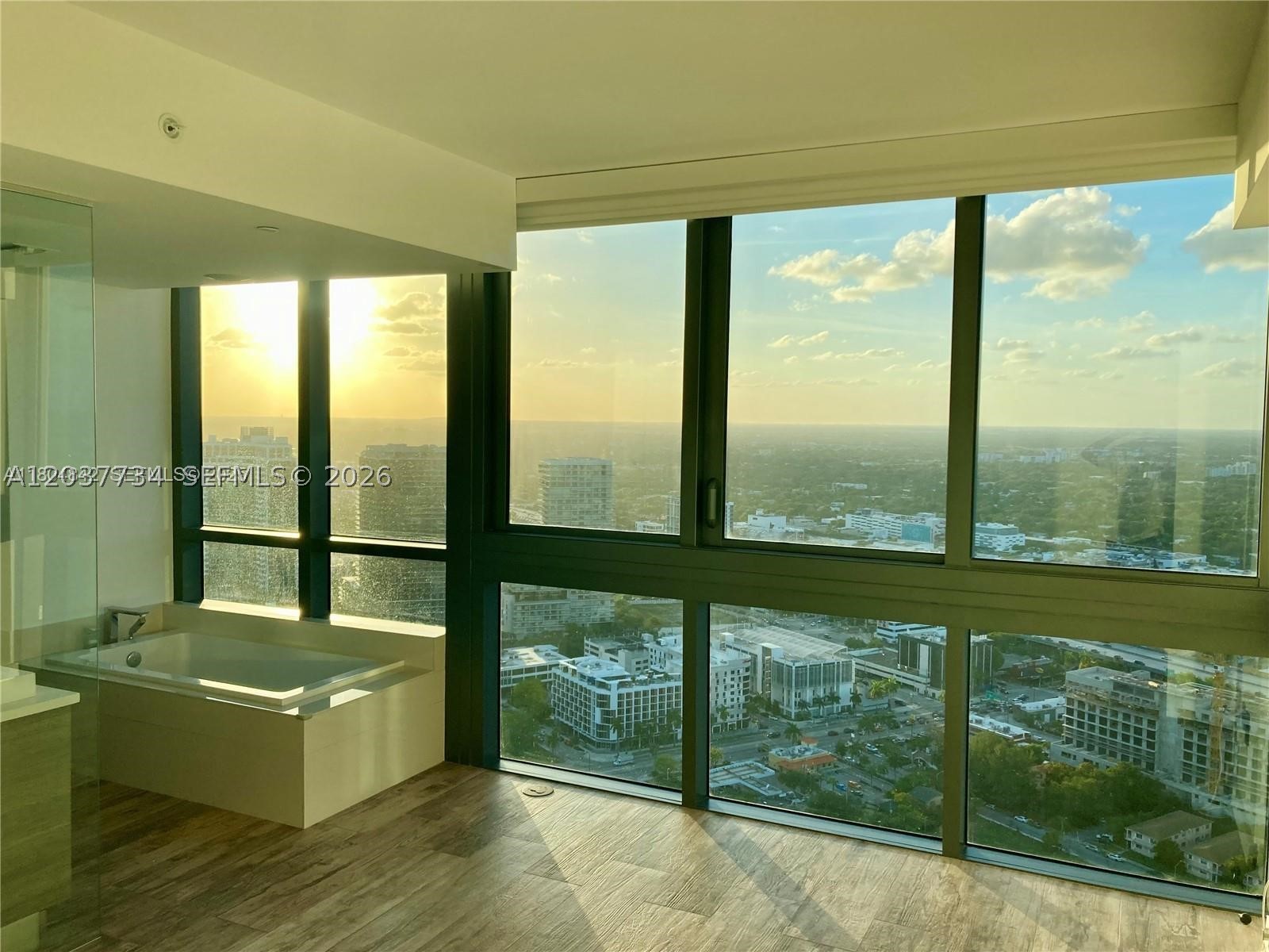 650 NE 32nd St #4408, Miami FL 33137